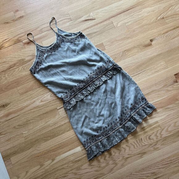 vtg 90s drop‎ waist embroidered ruffle boho dress distressed grey rayon medium - Picture 2 of 8